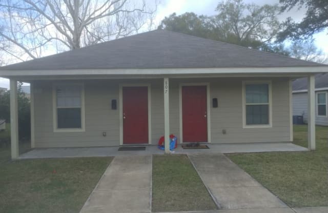 807 Live Oak Street. - 807 Live Oak Street, Lake Charles, LA 70601