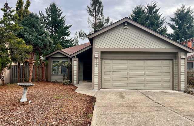 Spacious 3 BD/2BA Home Near Mt.Tabor w/2 Car Garage  W/D in Unit - 6244 Southeast Sherman Street, Portland, OR 97215