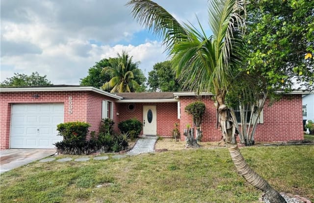 6535 SW 8th Pl - 6535 Southwest 8th Place, North Lauderdale, FL 33068