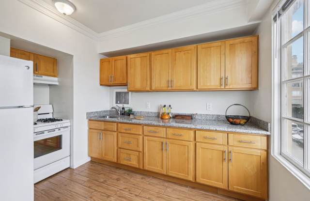 Photo of 899 Green Street
