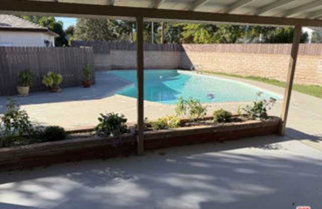 Photo of 6139 Tampa Avenue