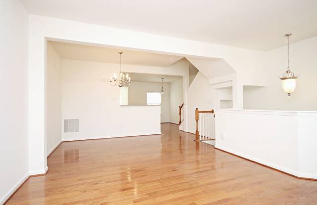 Dog-Friendly Pavilions at Pantops Townhome