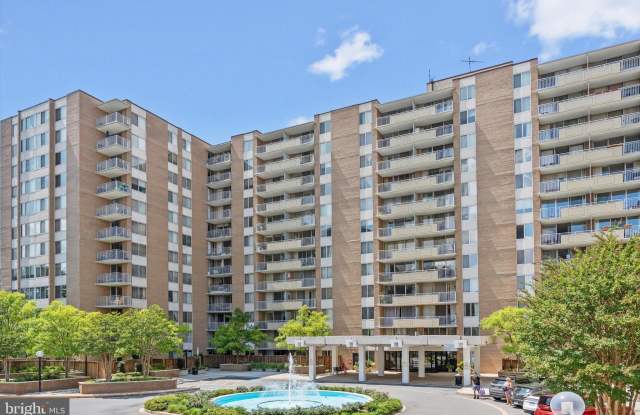 3001 VEAZEY Terrace NW unit: 710