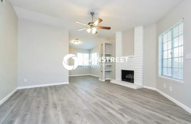 2389 Los Feliz Street