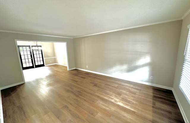 NOW AVAILABLE! Luxurious Town home in Northwest area!