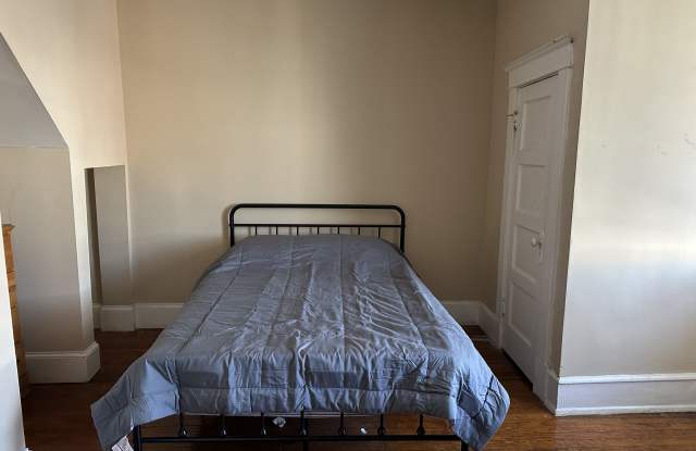 Photo of 1810 Newton Street Northwest - F3-1