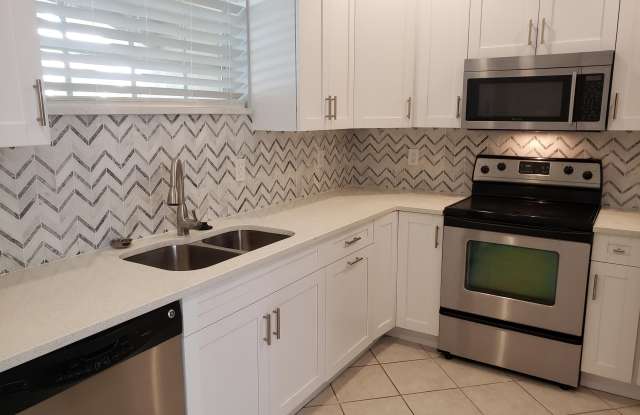 4807 N Wickham Circle