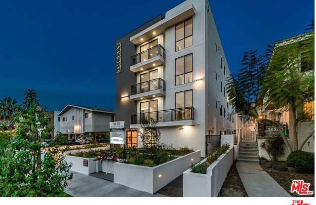 3632 S Keystone Ave unit: 303