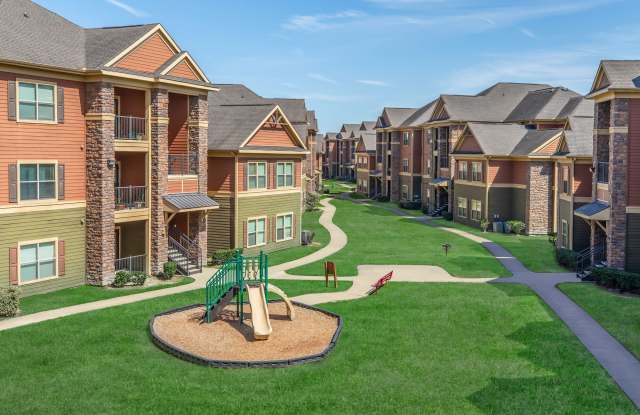 Mansions at Hastings Green Family