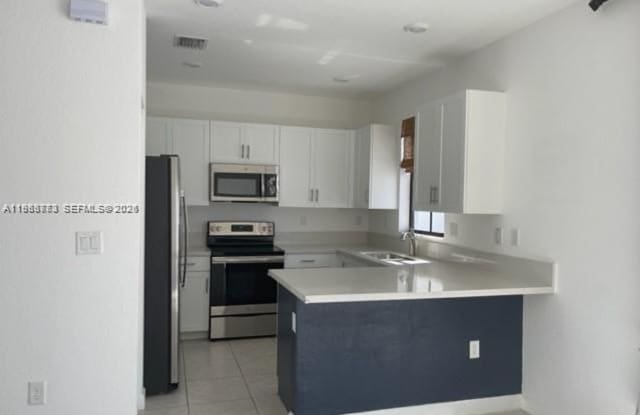 3380 W 108th Street ., Hialeah, FL 33018