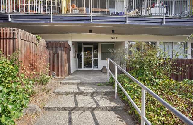 2627 Hillegass Avenue