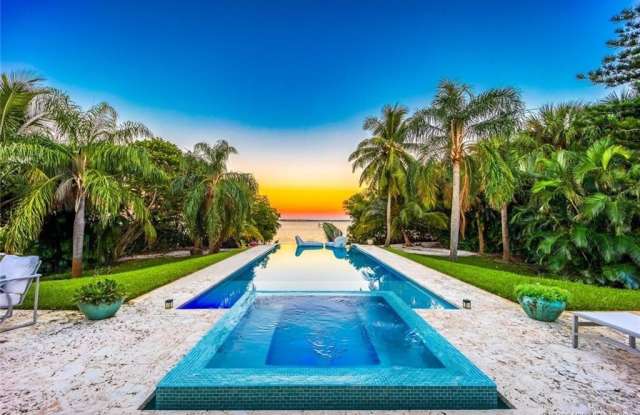 Photo of 62 S Sewalls Point Road