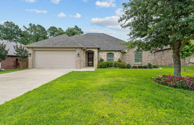 Tour Today! 3 Bedroom 2 Bath Near Three Lakes MS!