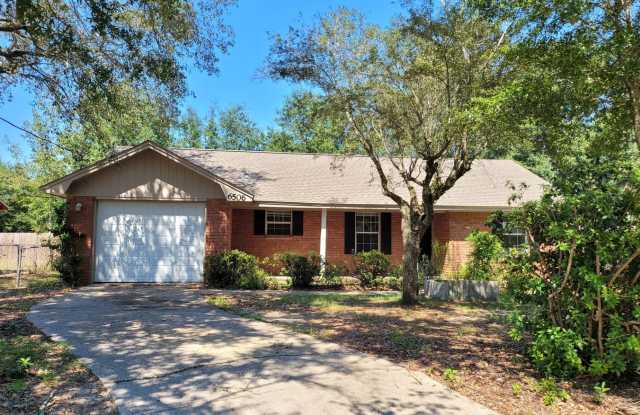 6506 Colonial Drive Milton: MOVE-IN SPECIAL: HALF OFF YOUR FIRST FULL MONTH’S RENT!