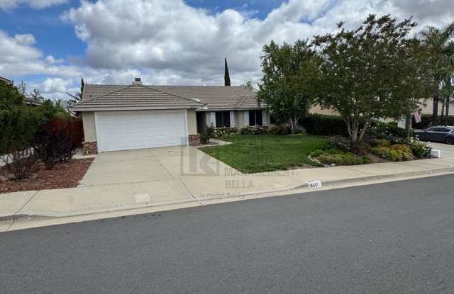 Spacious & Stylish Living in the Heart of Lake Elsinore