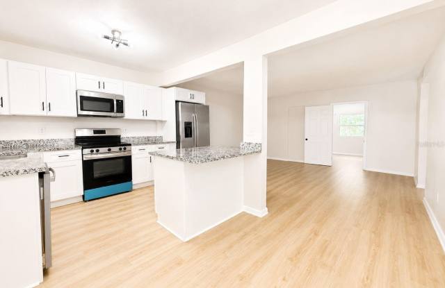 1353 LAKEVIEW ROAD