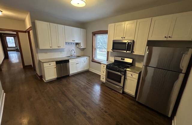 Photo of 2157 N Avers