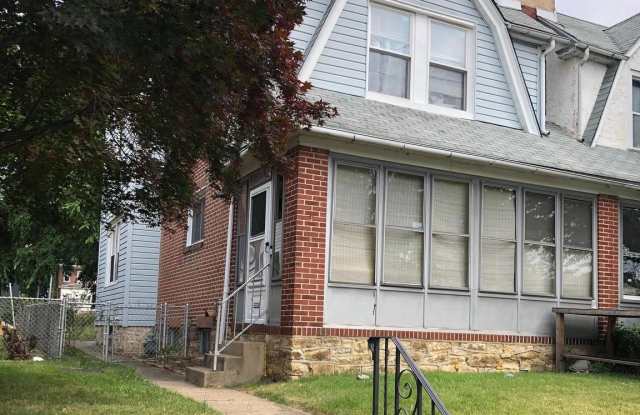 726 E 18TH Street