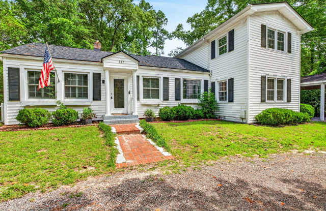 Comfort and Convenience in the Heart of Summerville