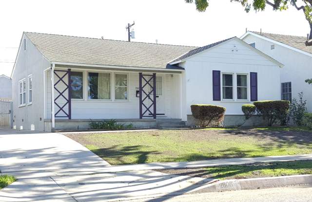 Lovely Lakewood 4 Bedroom house w/hardwood floors, yard  garage - 2806 Bomberry Street, Lakewood, CA 90712