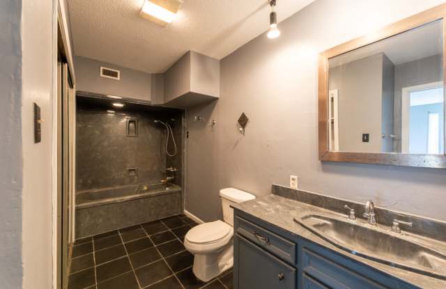 2401 W Prien Lake Rd