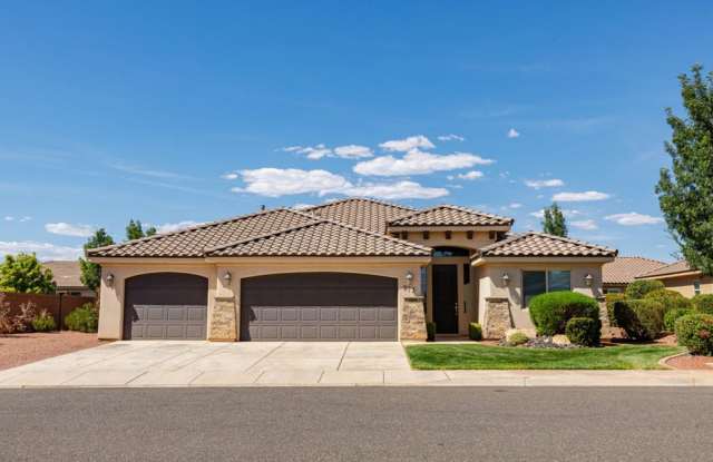 Photo of Beautiful 4 Bedroom Home with RV parking!