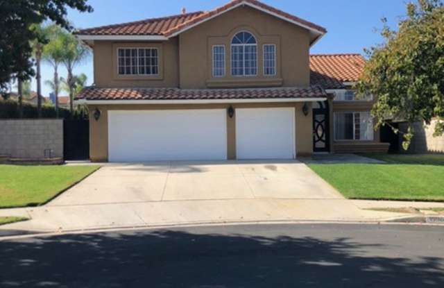 Absolutely stunning, decked out pool home in Corona won't last!
