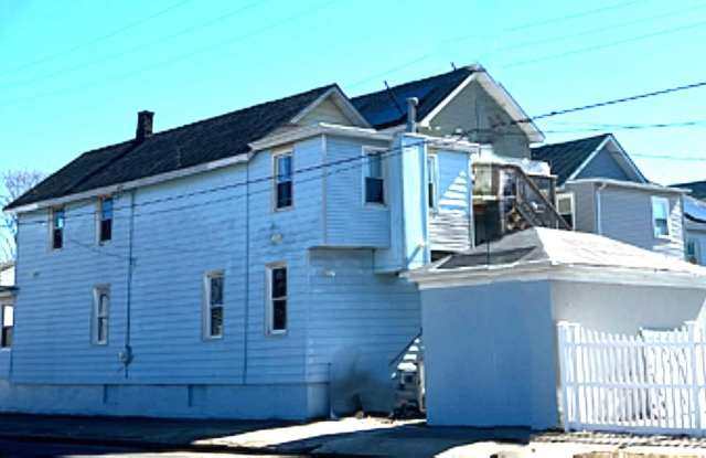 524 N Indiana Ave