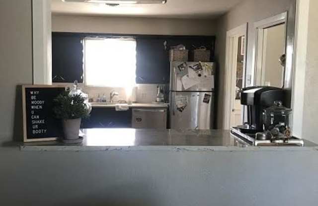 Pre leasing for fall 2026! 3/3 in Medical District!