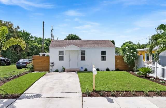 Photo of 308 SW 1st Street