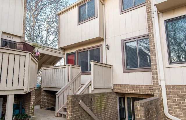 Photo of 2618 GLENGYLE Drive unit: 100