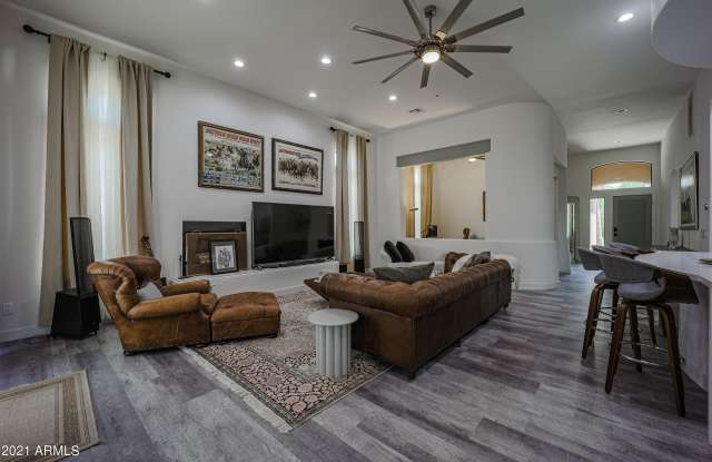 8136 E BEARDSLEY Road