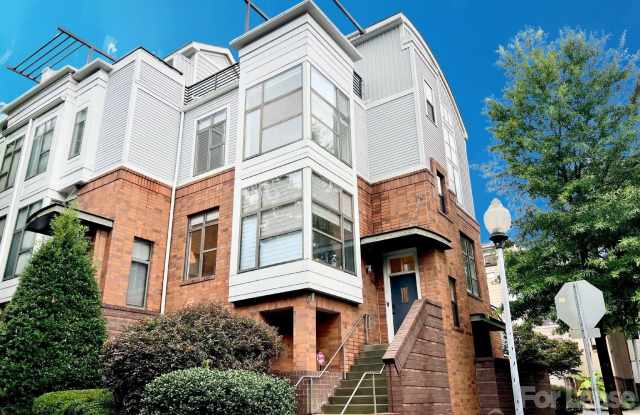 663 E 10th Street