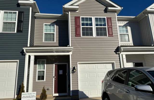 Photo of 212 CATERPILLAR DR