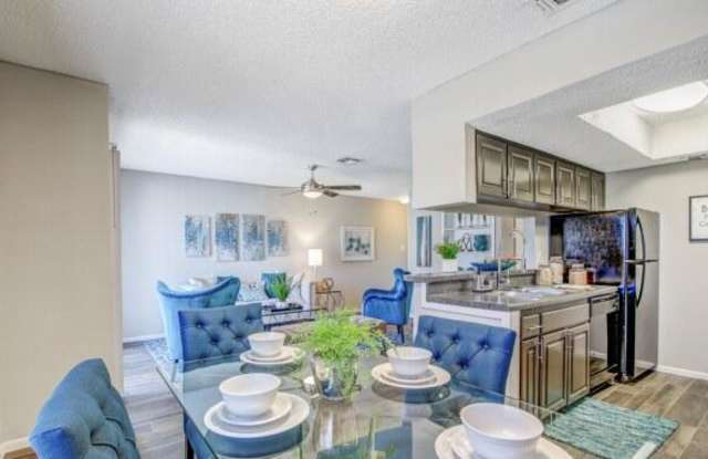 5622 Evers Rd, #212