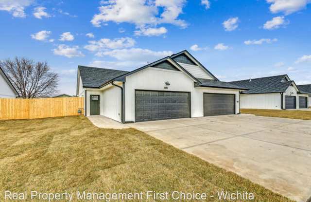 4618 S Kessler Cir - 4618 South Kessler Circle, Wichita, KS 67217