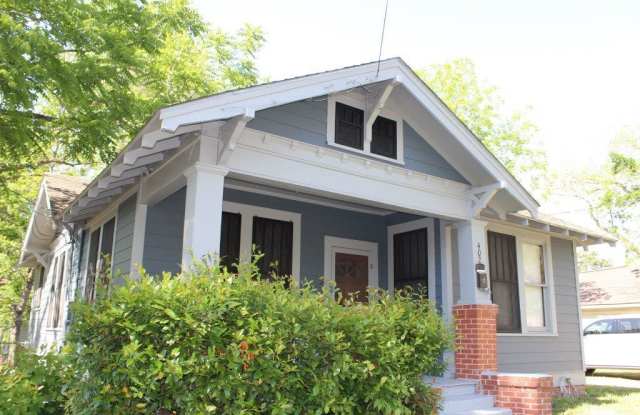 402 West Alamo Street