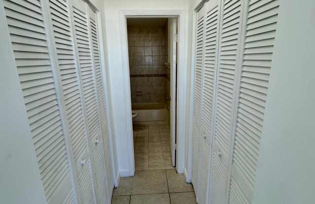 5280 Northwest 7th Street