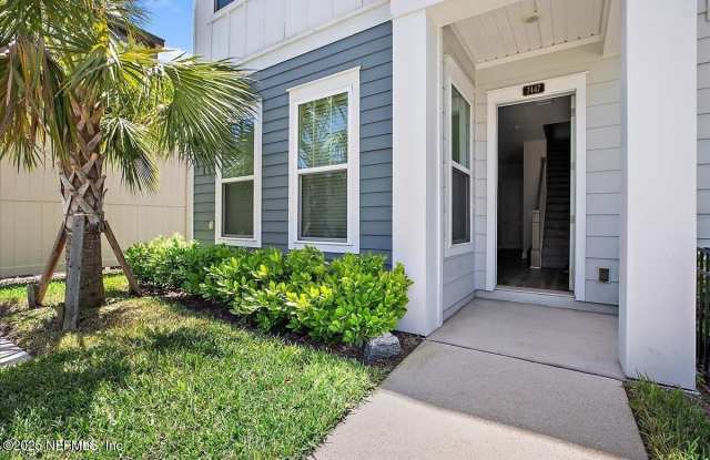 7447 LOGGERHEAD Court