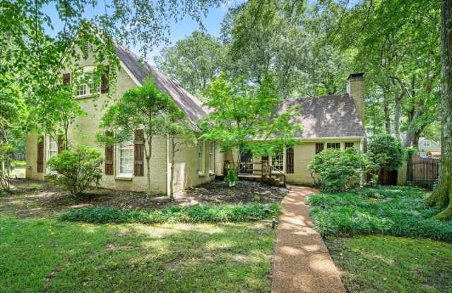 1380 POPLAR ESTATES Pky