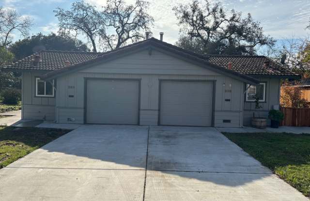 Photo of 2 bedroom 1.5 bathroom Single Level Duplex located in the Wikiup Area of Santa Rosa
