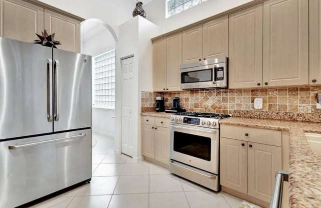 10732 Grande Boulevard, West Palm Beach, FL 33412