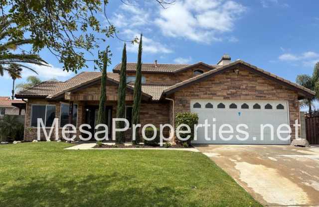2378 N. Sycamore Ave.