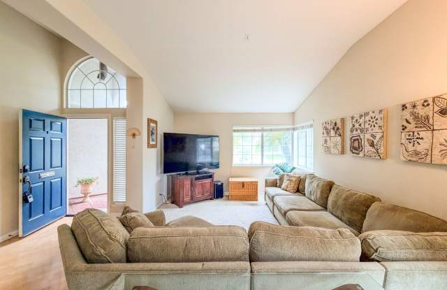 2300 Bayhill | Beautiful Home in Cypress Pointe | Monthly Furnished Rental