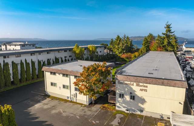 Photo of Live by the Des Moines Marina — Walk to Restaurants, Shops  the Farmers Market! 1 bedroom Unit