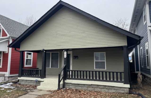 Completely renovated 2BR/1BA single family home minutes from Downtown Indy!