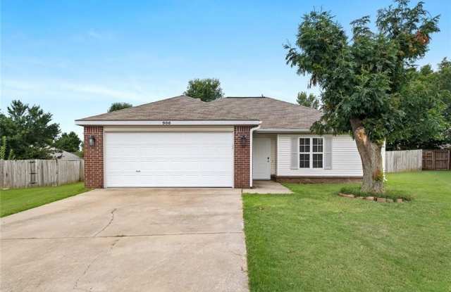 906 Terry  LN