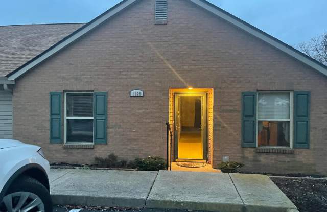 Photo of 1229 Rivercrest Drive S unit: D