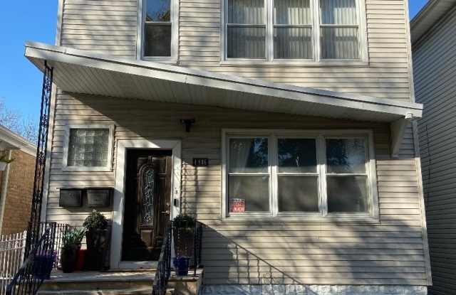 Photo of 4406 S Maplewood Avenue