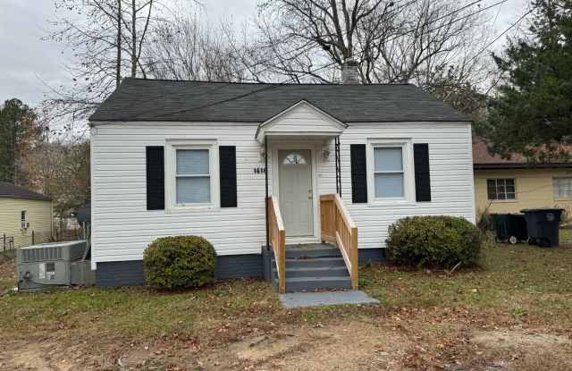 2 Bedroom House with Bonus Room